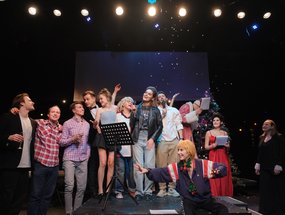 Новогодний оранжевый огонек 2025